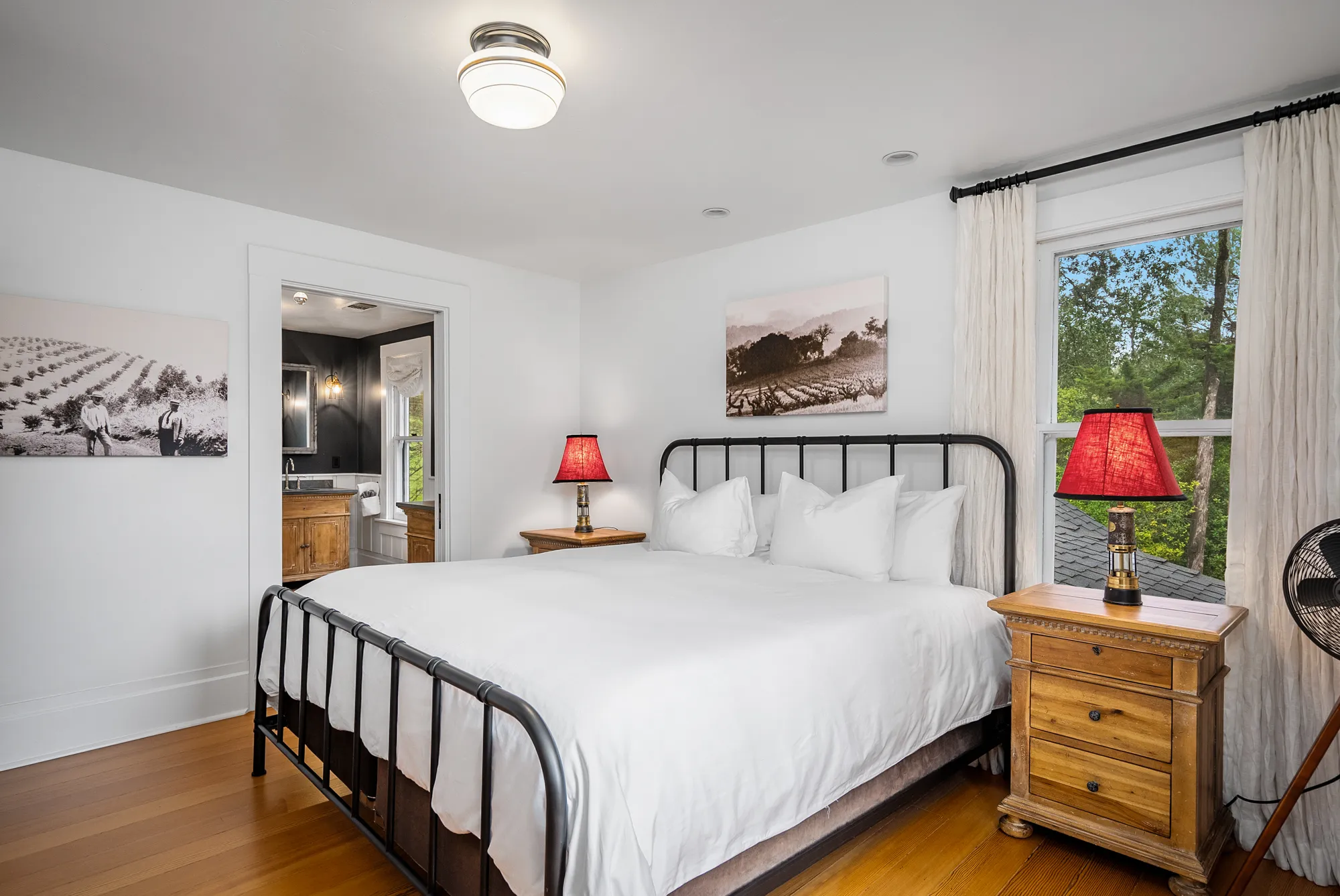 17. Guest Room (one of two)